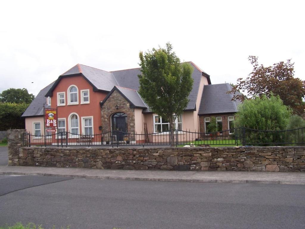 Exterior view, Colonelwood House in Westport