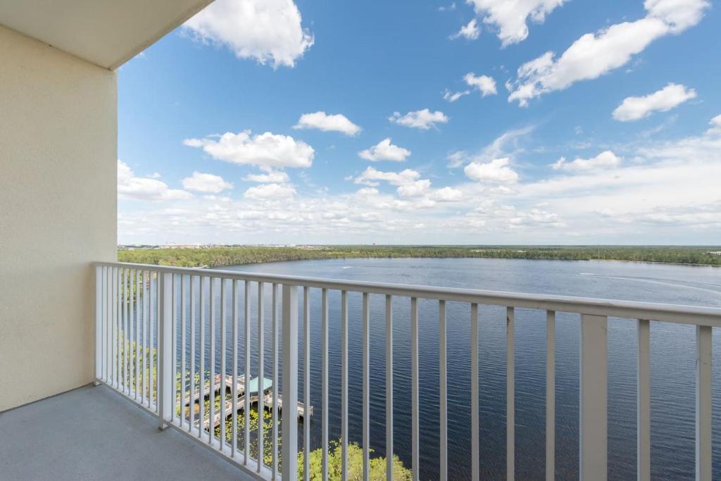Beautiful Apartment close to Disney fully equipped Amazing lake views 전경