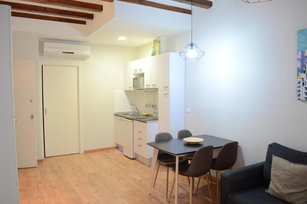 Poble Sec Apartments - 3