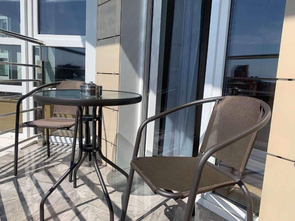 Comfortable Apartments French Quarter Акумулятори Світло Інтернет завжди photo