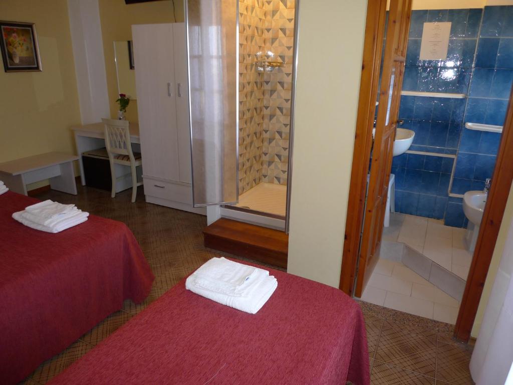 Hotel Alexander - 3