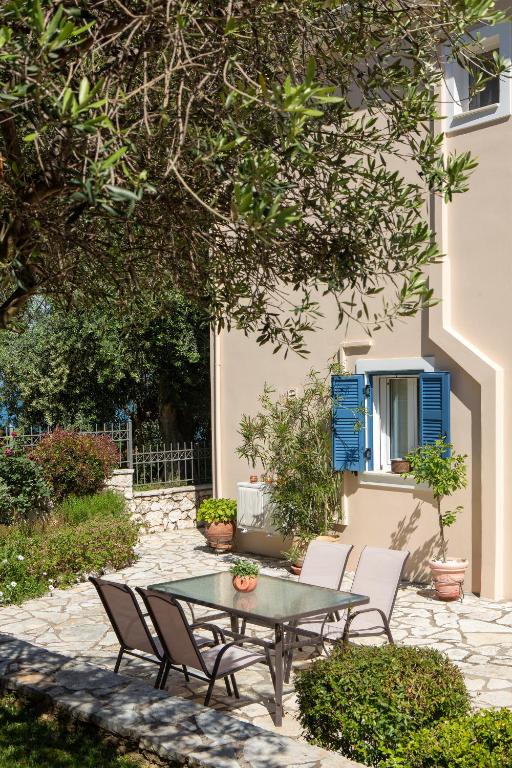 Thalassa Apartments photo