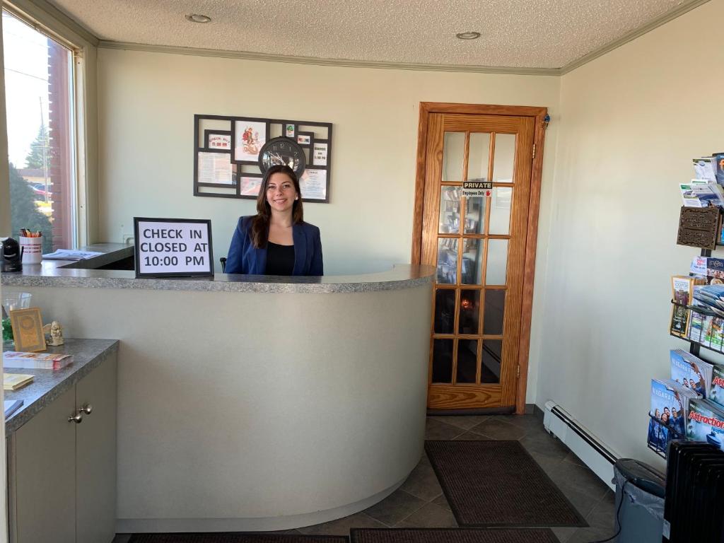 Swiss Cottage Inn photo