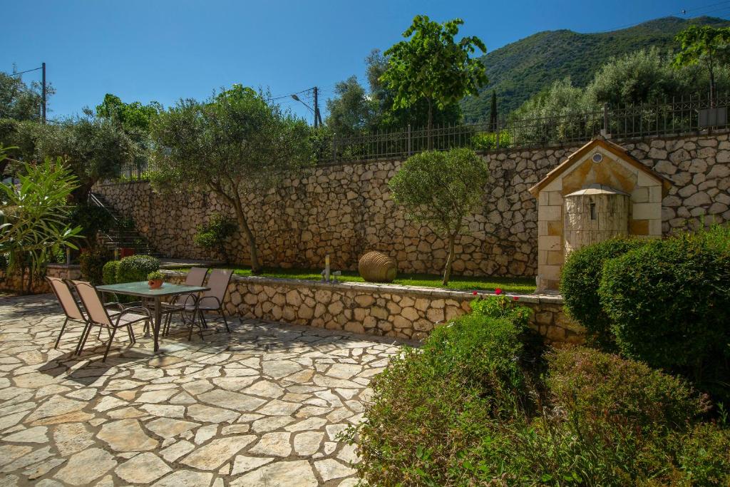 Thalassa Apartments photo