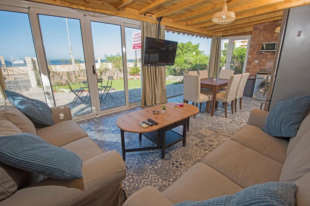 One Bedroom Chalet managed by Lilly Apartments — Hotel in Hurghada
