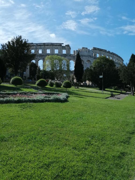 STUDIO APARTMENT MILA — Hotel in Pula