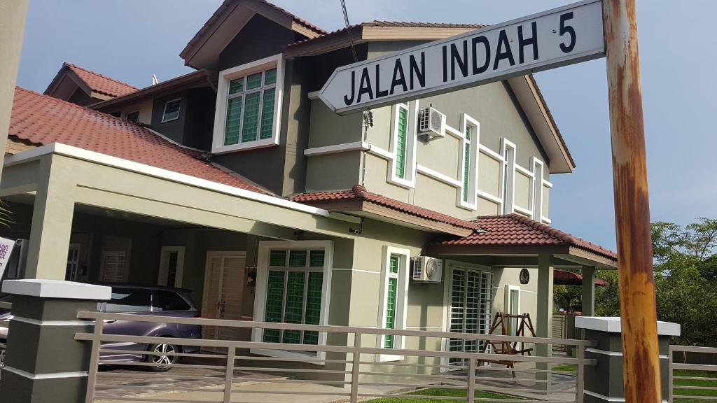 Homestay Melaka Sungai Udang (TSF Qaseh) — Hotel in Malacca