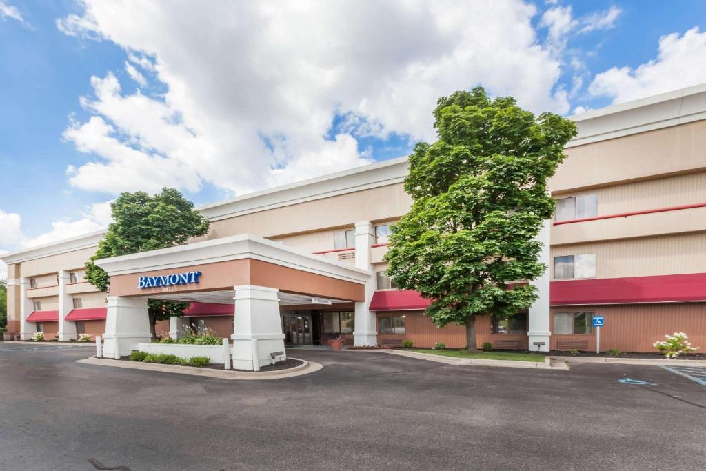 Baymont by Wyndham Grand Rapids Airport photo