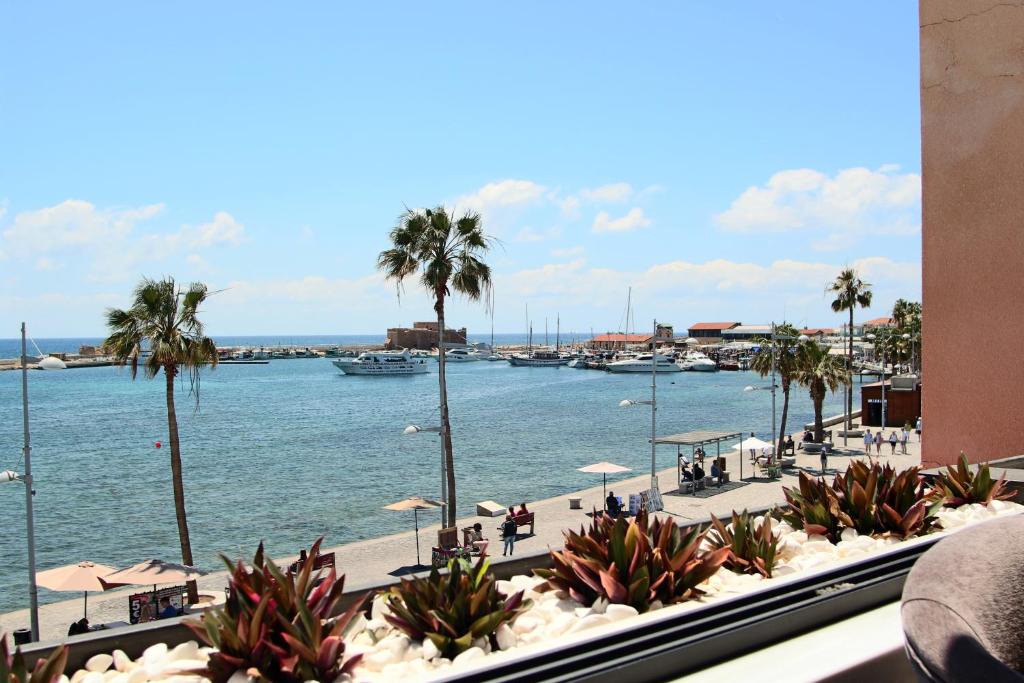 Phaedrus Living Seaview Luxury Flat Marina Court 213 — Hotel in Paphos