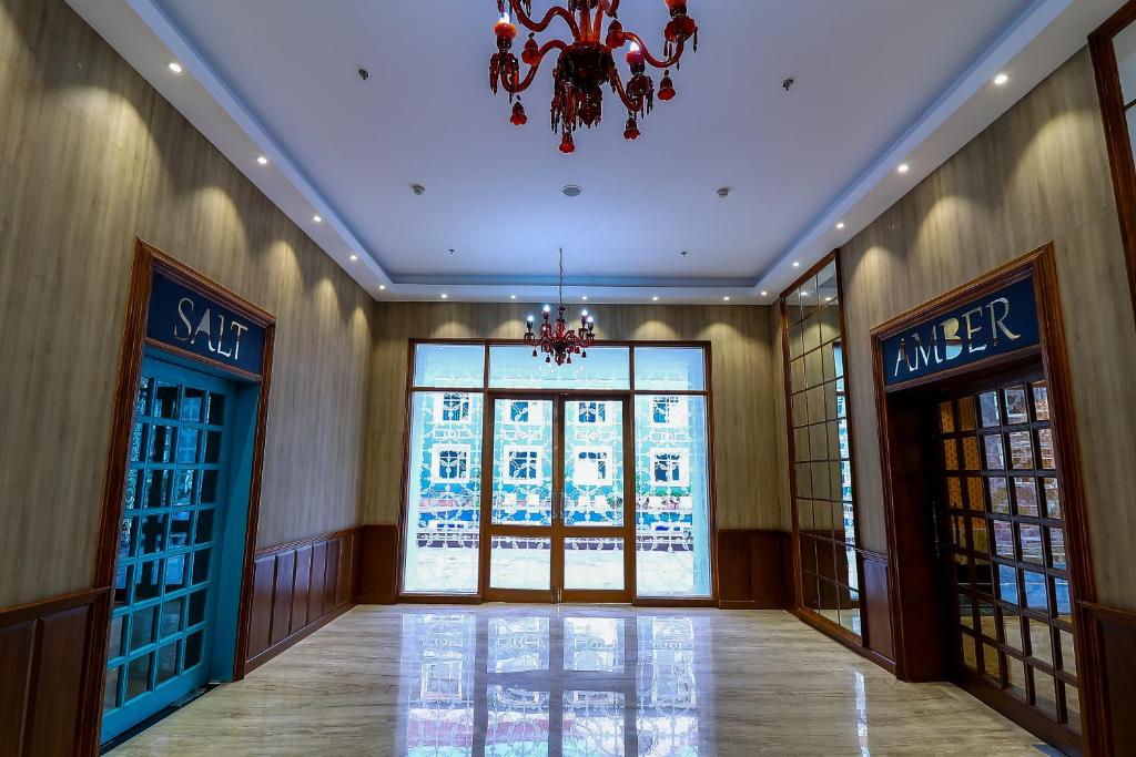 Piccadily Hotel photo