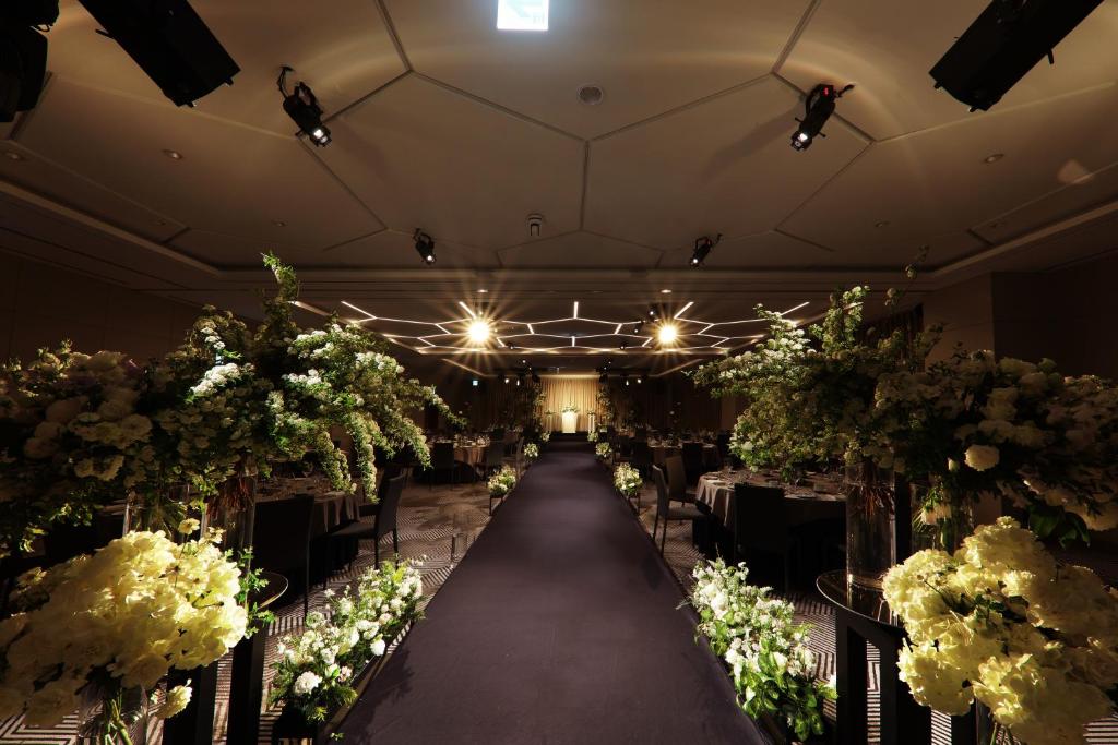 3. 머큐어 앰배서더..