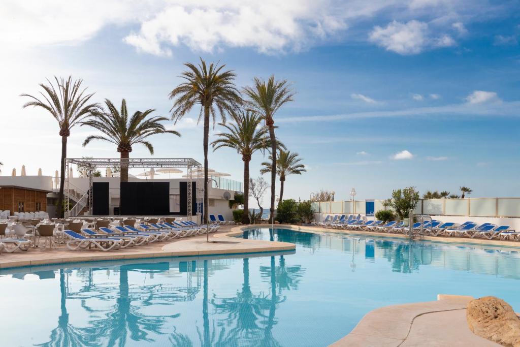 Hotel Palia Sa Coma Playa — Swimming pool in S'Illot, Balearic Islands