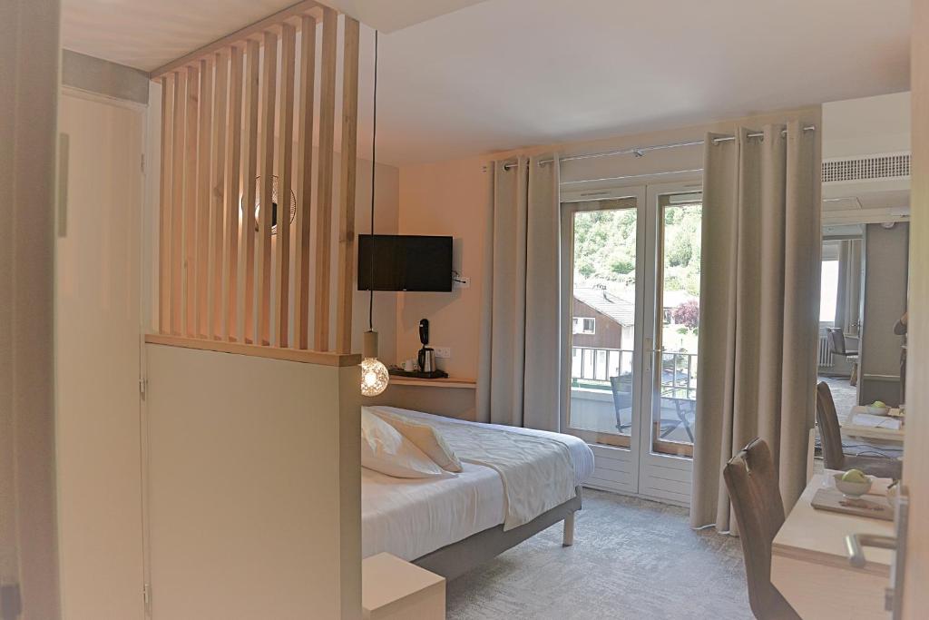 Hôtel Beauregard, The Originals Relais photo