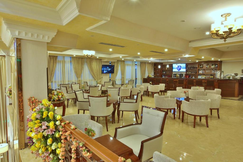 Pub/salon