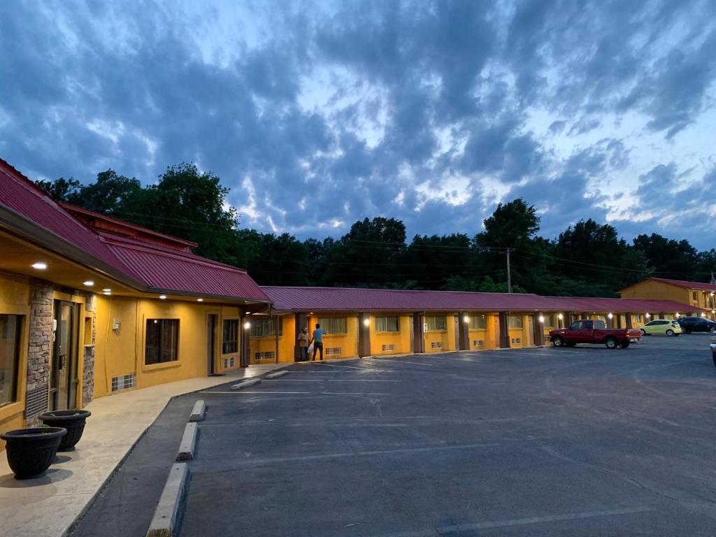 Journey Inn Marion photo