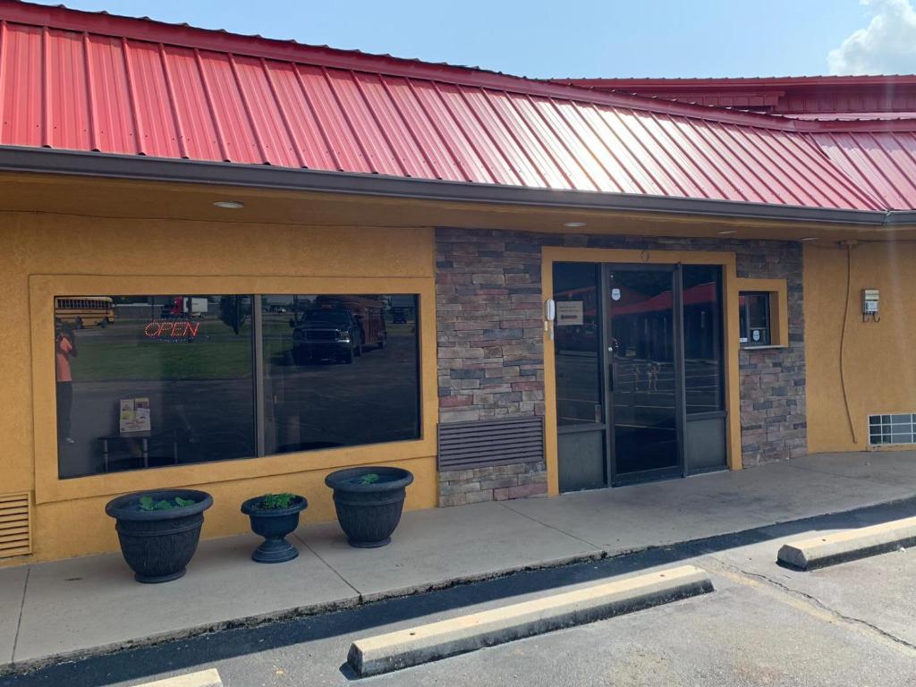 Journey Inn Marion photo