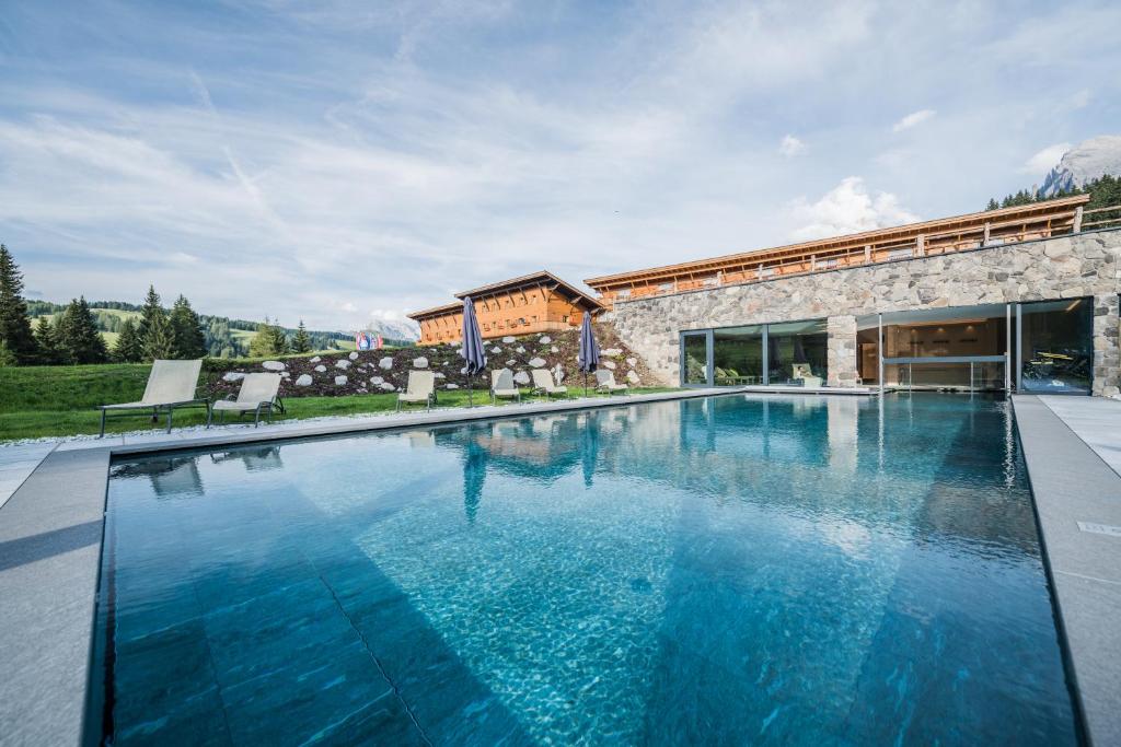 Sporthotel Floralpina - 1