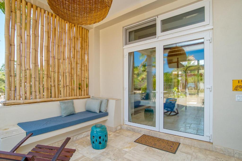 The Lodge at Jaguar Reef photo