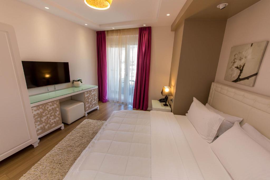 חדר סטנדרט זוגי עם נוף צדדי לים