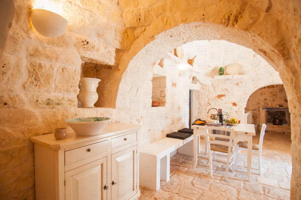 Trulli Santa Maria dei Grani - Authentic Puglia Trulli with Private Pool & Scenic Garden - 5