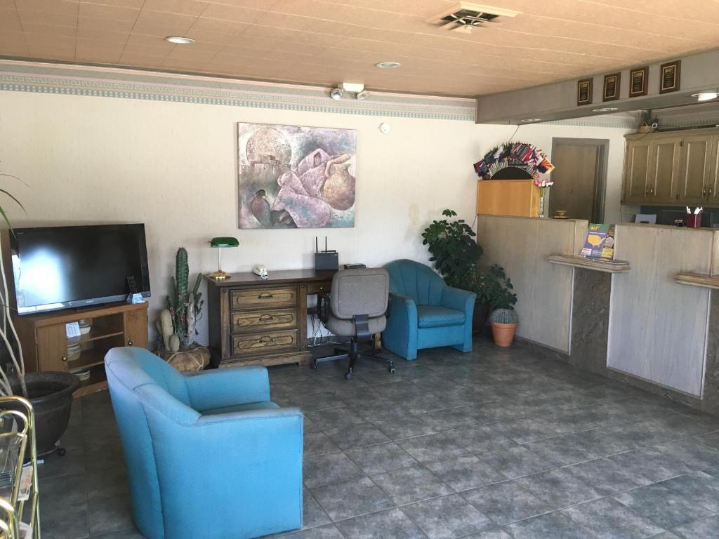 Budget Host LaFonda Motel Liberal photo