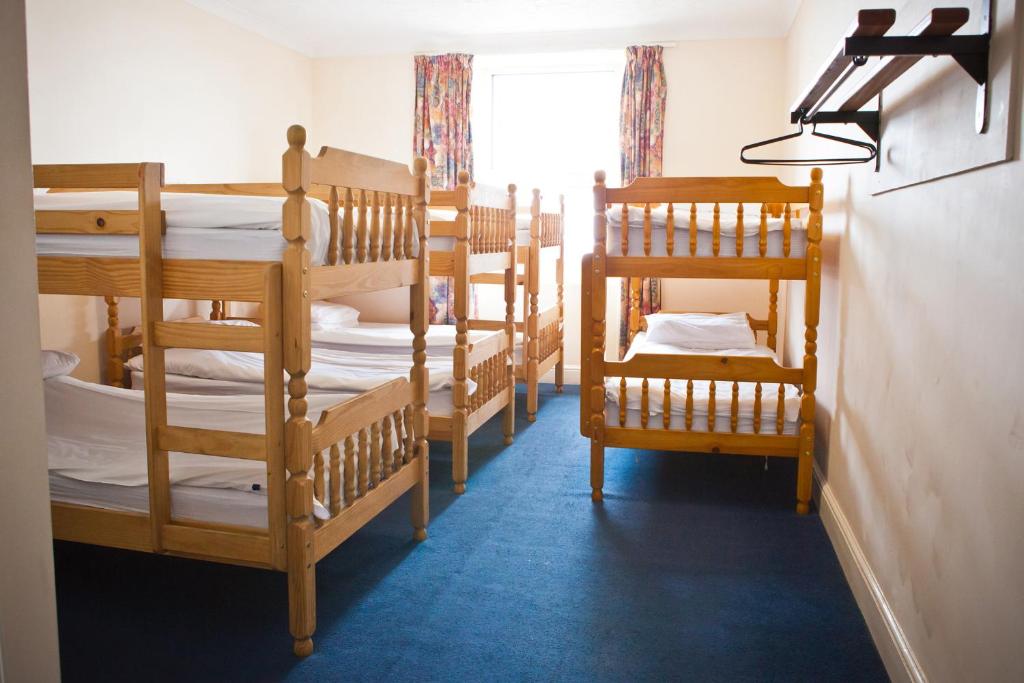 8-Bed Mixed Dormitory Room