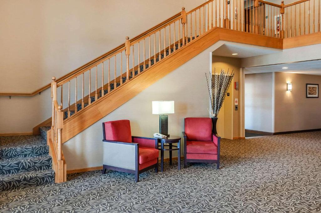 Comfort Inn Dyersville Near Field of Dreams photo