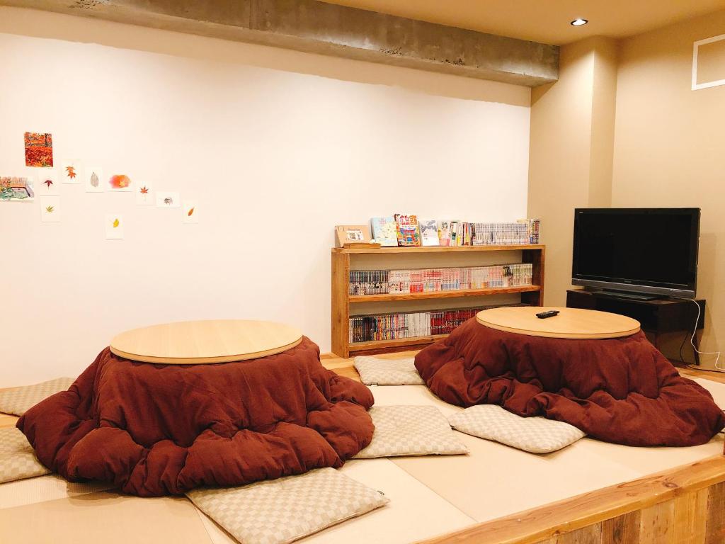 Shared lounge/TV area