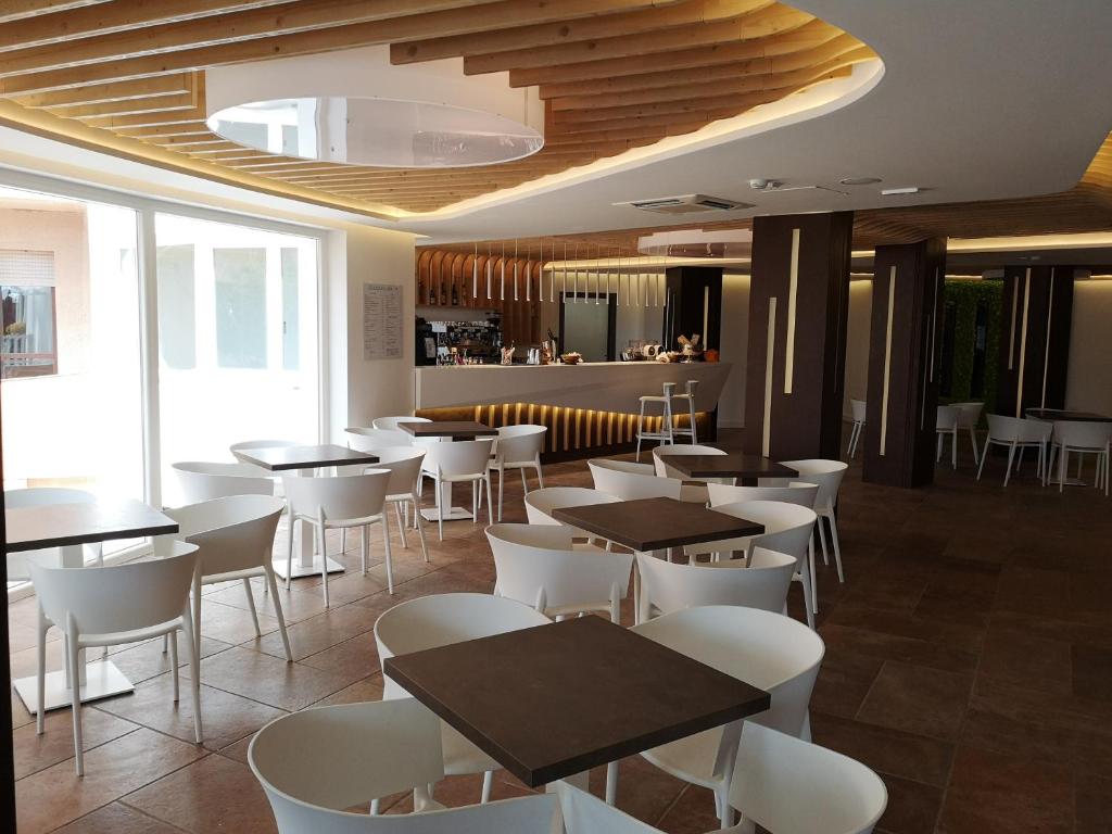 Club Esse Roccaruja — Restaurant & bars in Stintino, Sardinia