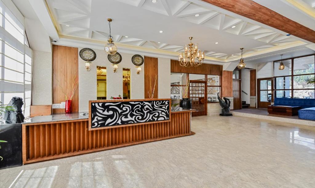 Lobby, Hotel Snowcrests Manor in Manali