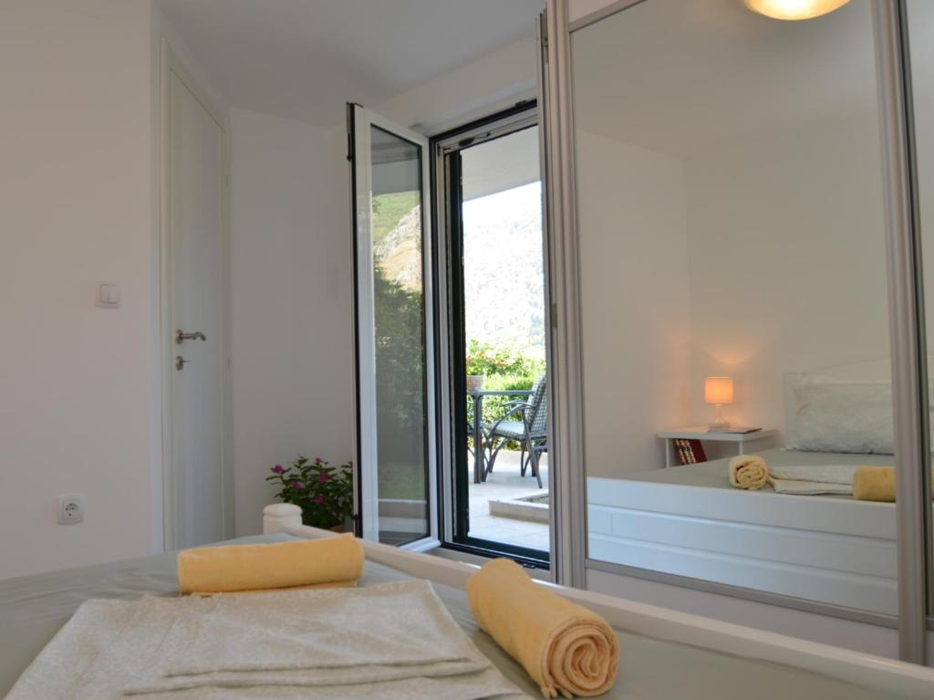 One-Bedroom Apartment with Patio and Sea View