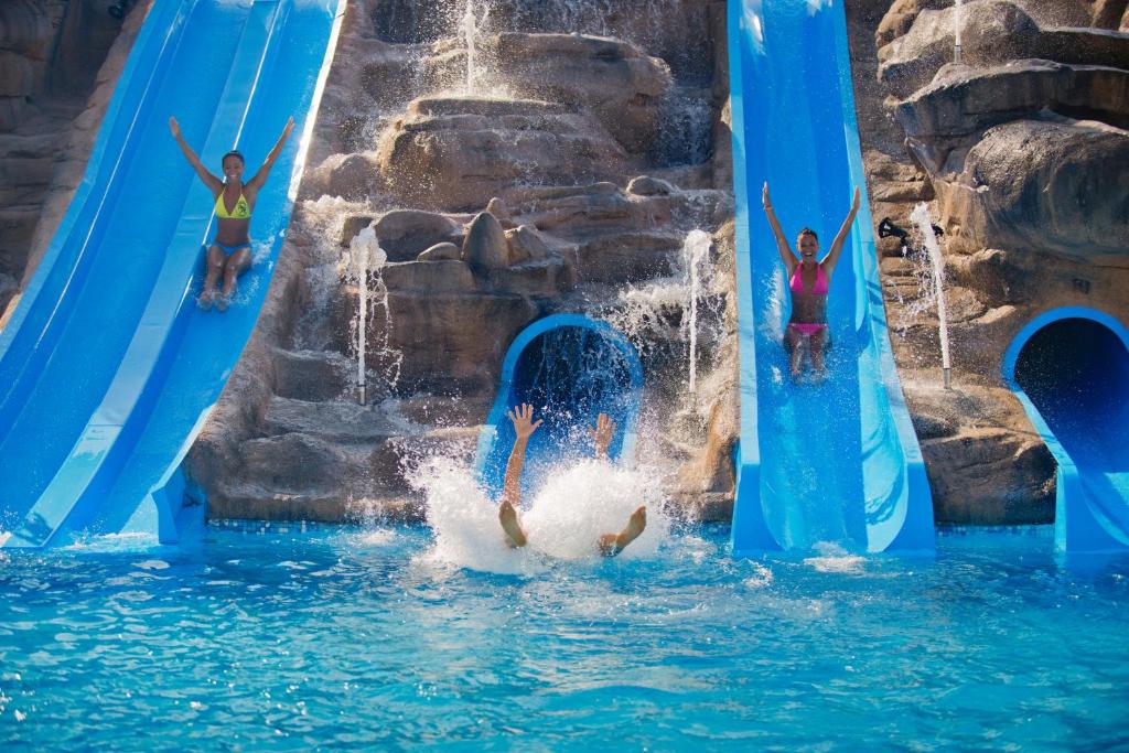 Mediterraneo Bay Hotel & Resort — Swimming pool in Roquetas de Mar, Andalusia