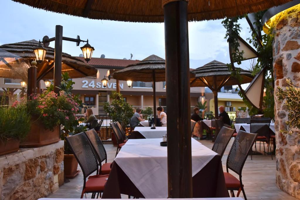 24 Seven Boutique Hotel photo