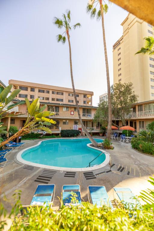 Exterior view, Cal Mar Hotel Suites in Los Angeles (CA)