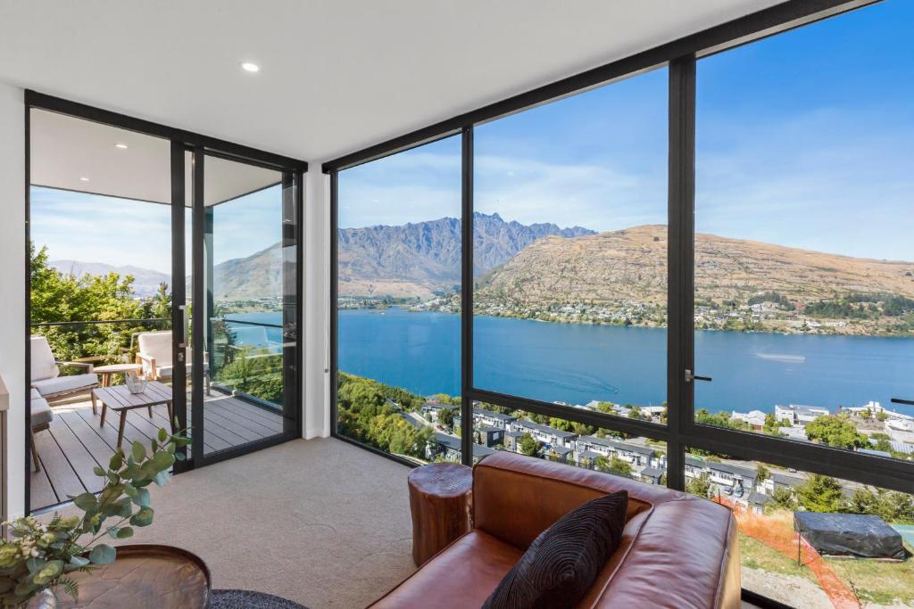 Remarkable Views, Queenstown