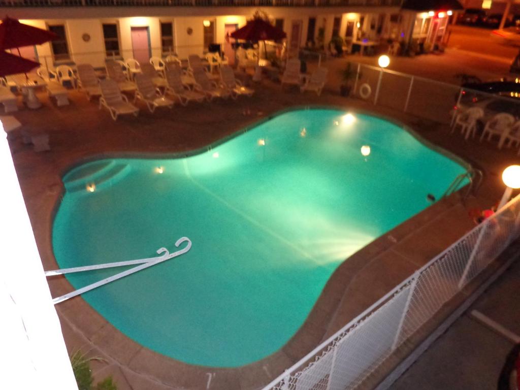Fountain Motel photo
