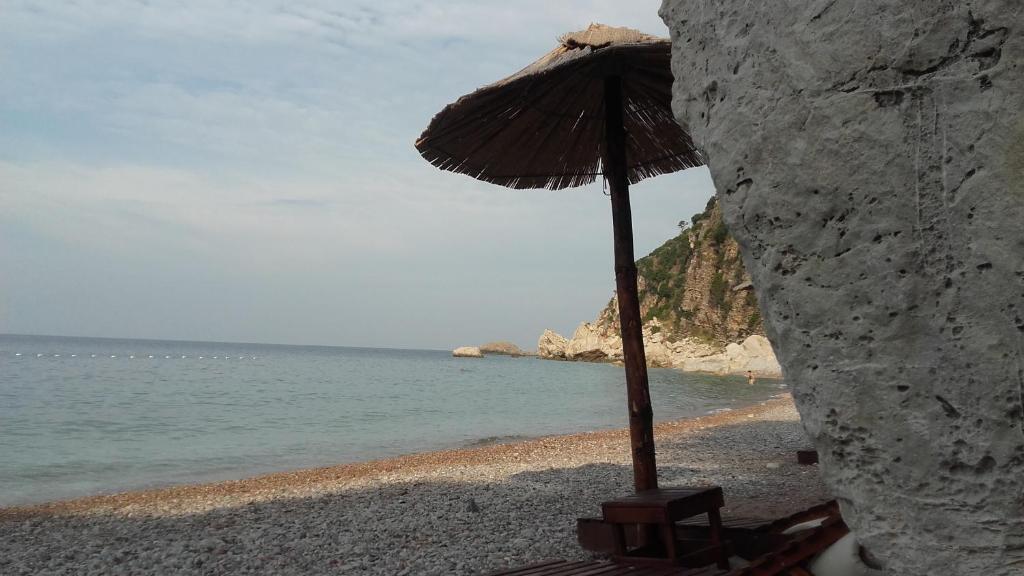 Sea-side Old Stone Villa with a private Garden - 4