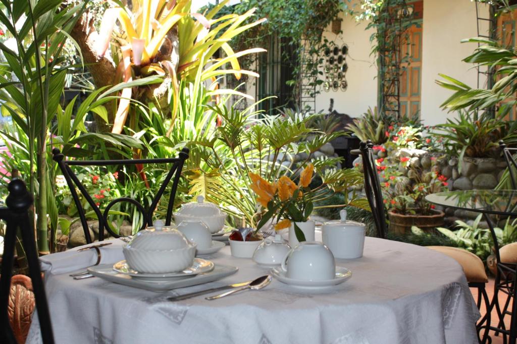 Food and beverages, Tierra Magica B&B and Art Studio in San Jose