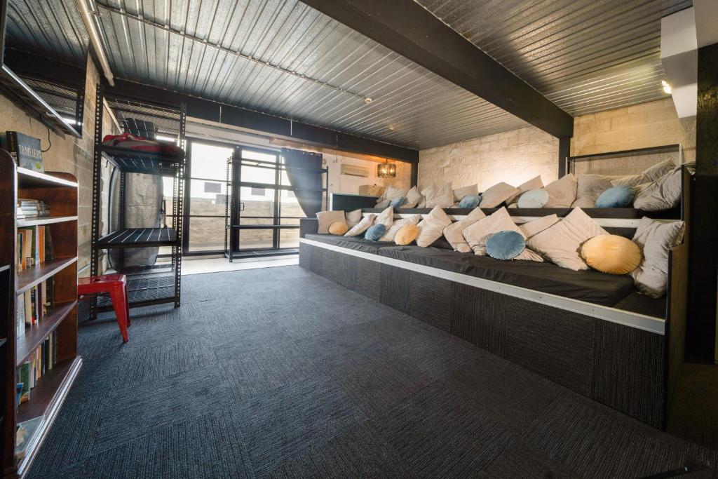 Shared lounge/TV area