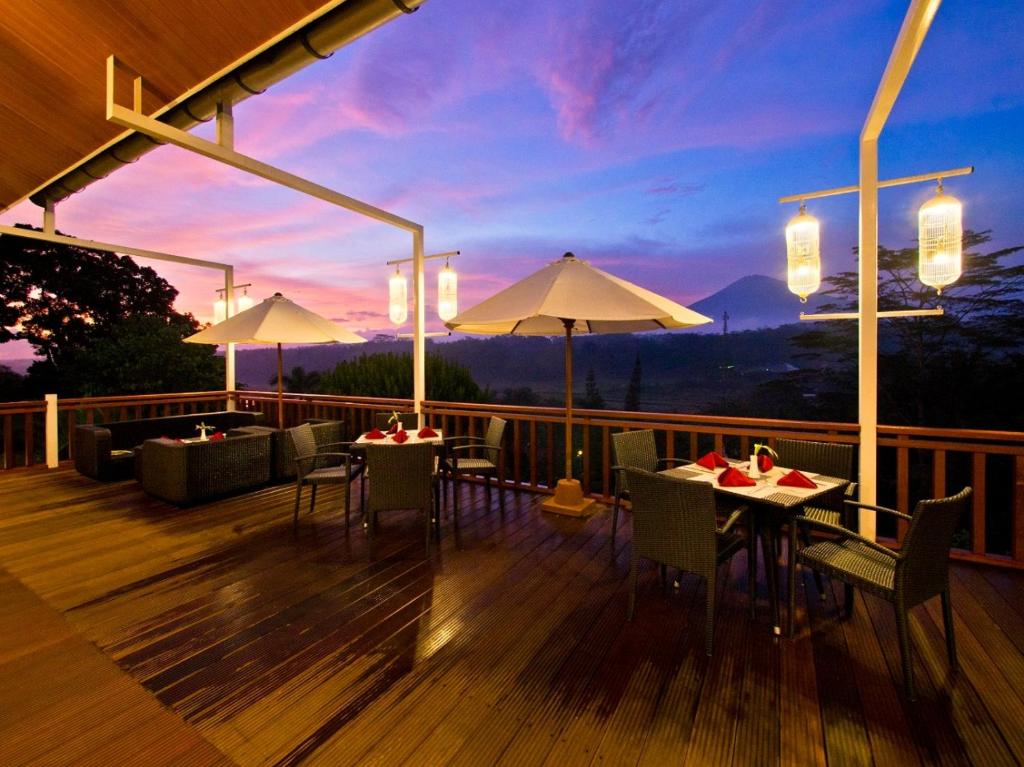 Balcony/terrace, Puri Asri Hotel & Resort Magelang in Magelang