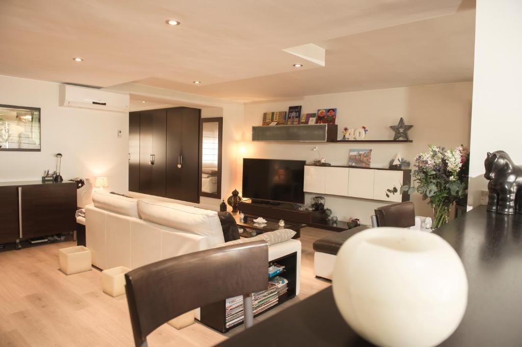 LLOGUER30 Vip's Loft, un encanto frente al mar - 5