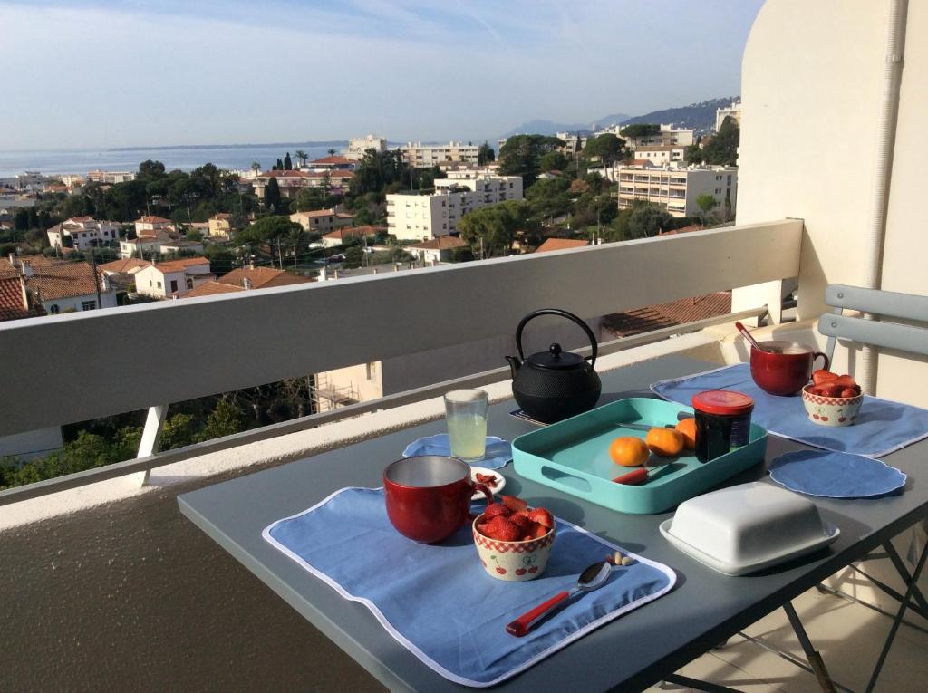 appartement vue mer panoramique, Antibes