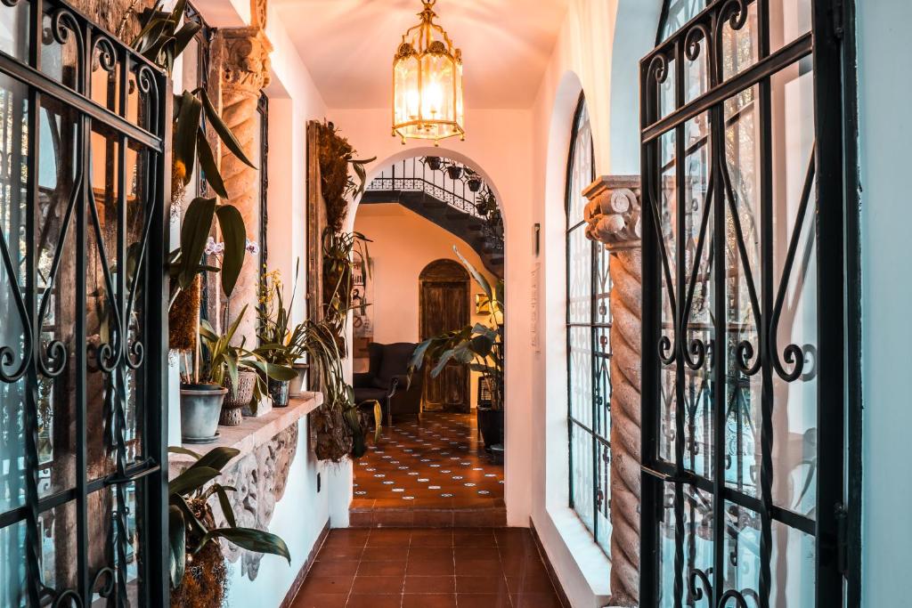 フロント・ロビー