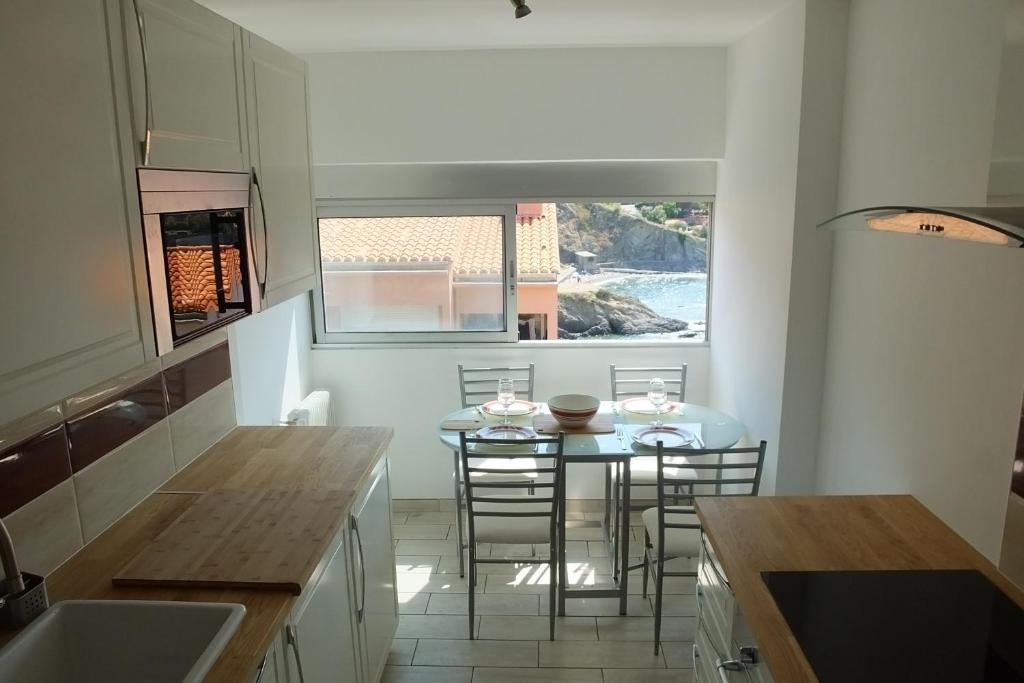 Collioure - Modern Beachside Apartment Joey - 5