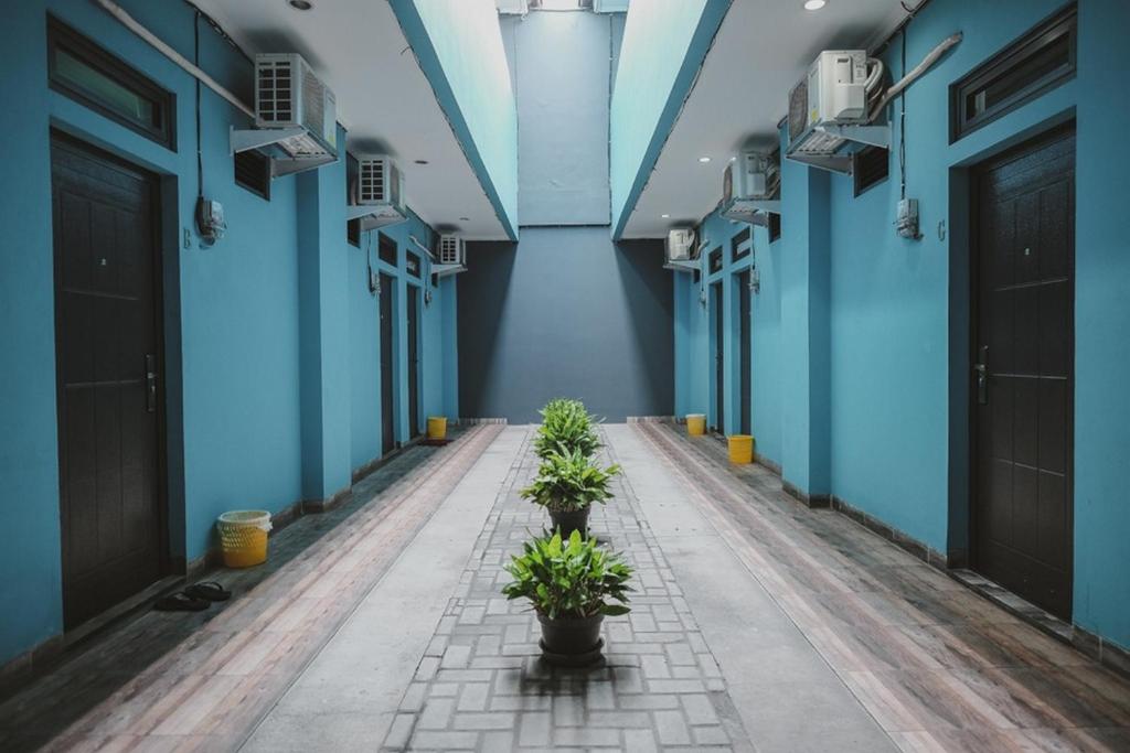 RedDoorz near RSUD Koja photo