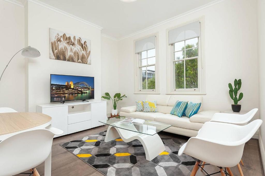 STUNNING SYDNEY HOME 1 photo