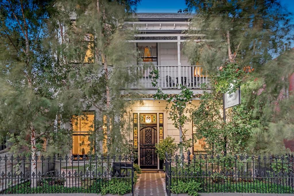 Captains Retreat Apartments and Cottages photo