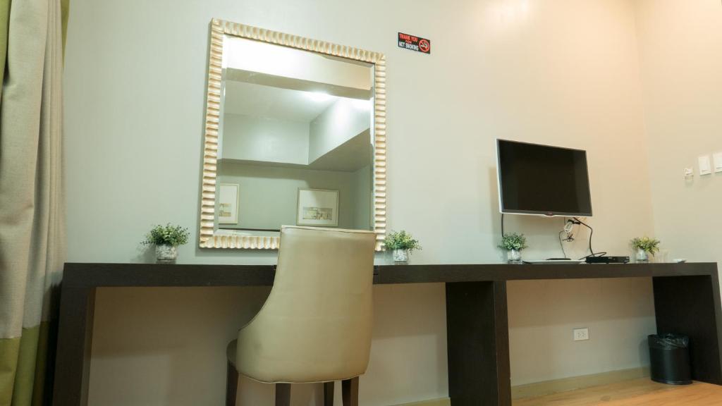 Shared lounge/TV area