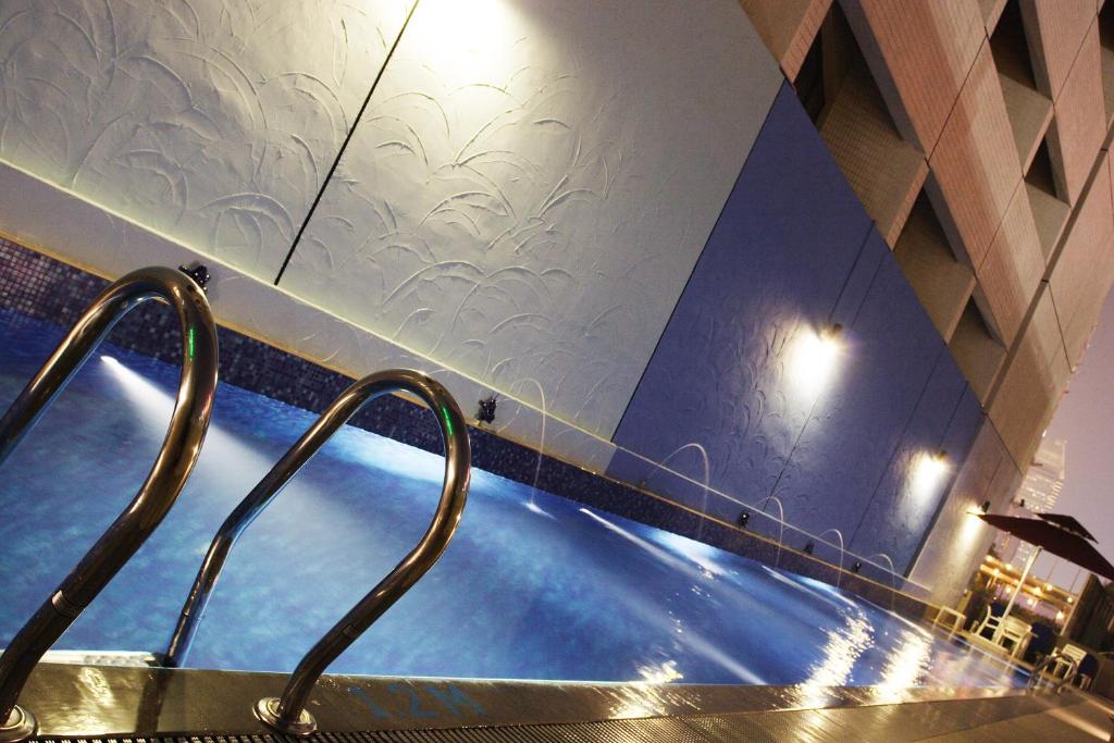 スイミングプール