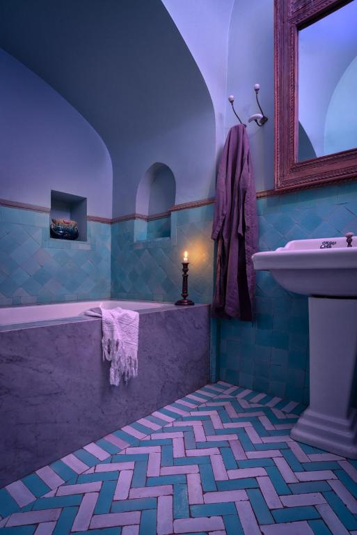 Riad Kbour & Chou photo